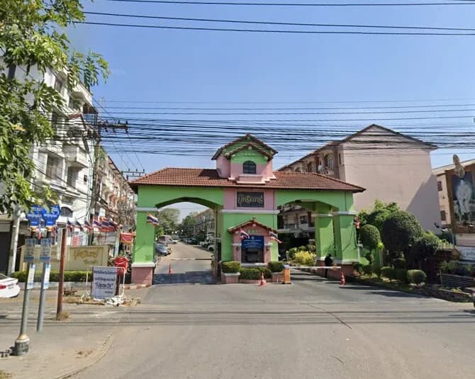 Baan Bush Sarin Pinklao main view