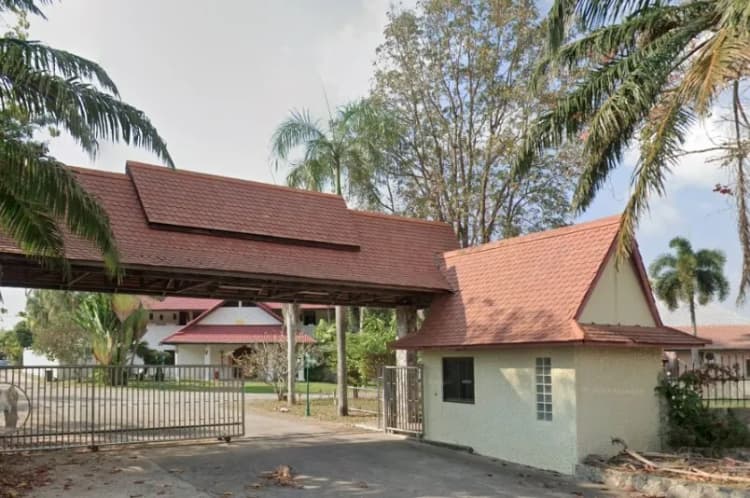 Little Hill Village main view