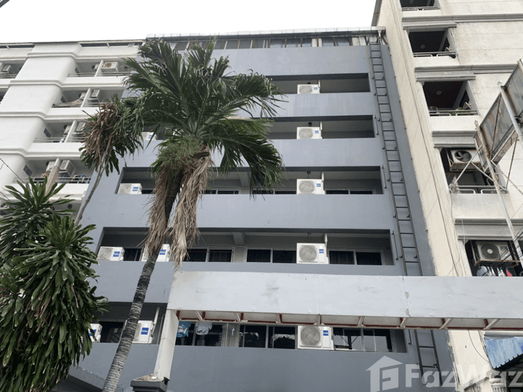 PGM Building Huai Khwang main view