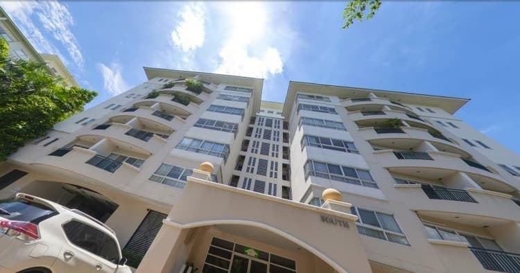 Paholyothin Park main view