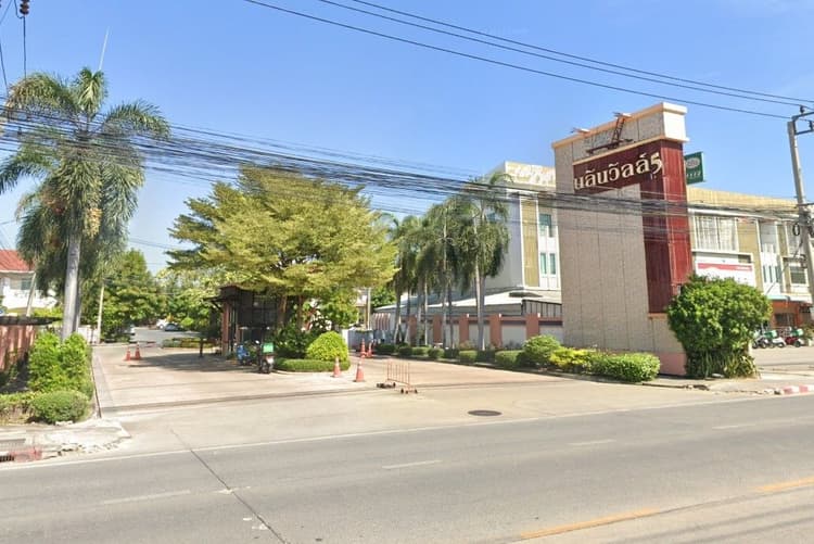 Nalin Villa 5 Romklao main view