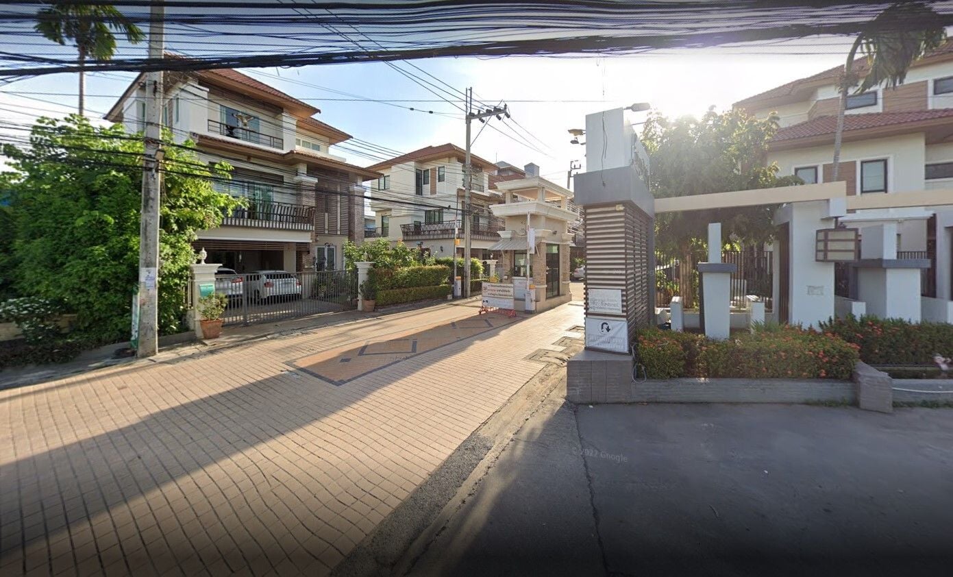 Project Name Living Park Rama 5