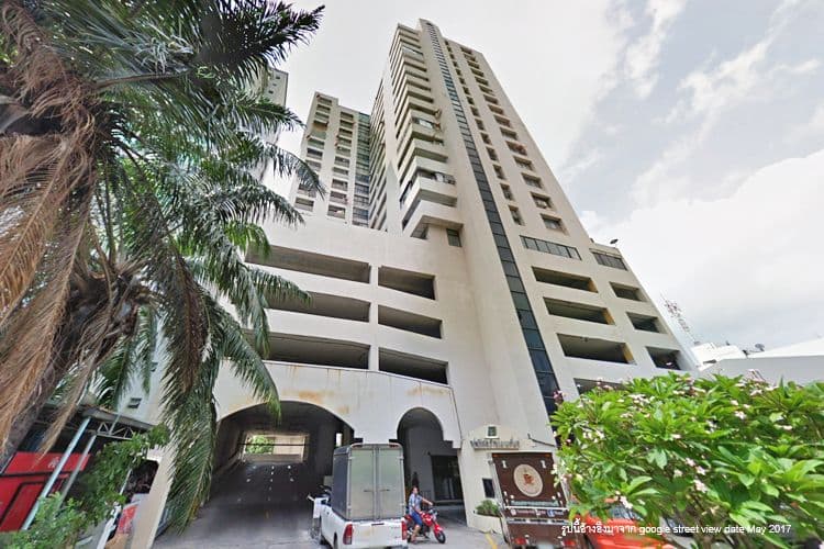 Four Street Mansion main view