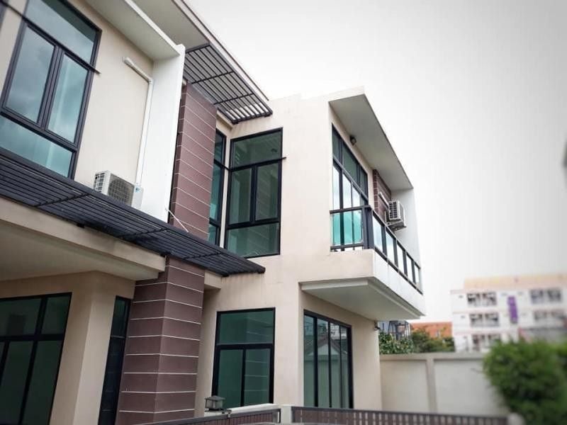 Project Name Metro Life Lat Phrao 71