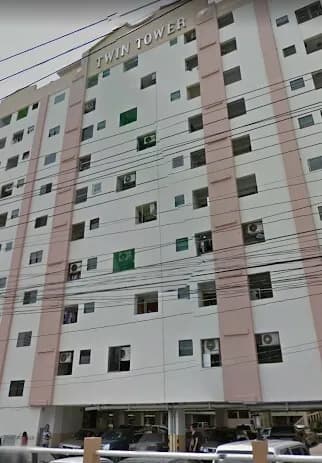 ทวินทาวเวอร์ main view