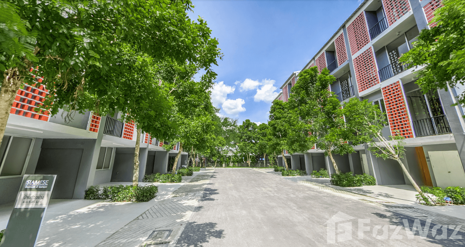 Siamese Blossom @ Fashion