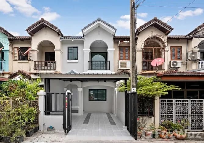 Rattanawalai Village